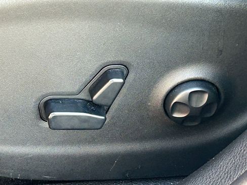 Used 2019 Jeep Cherokee Trailhawk w/ Cold Weather Group image 27