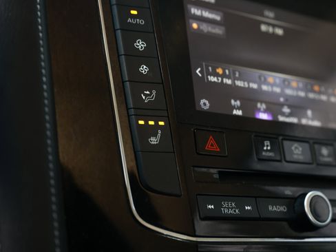 Used 2020 INFINITI QX80 Luxe w/ Proassist Package AWD/4WD image 39