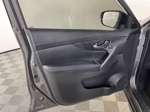Used 2017 Nissan Rogue S AWD/4WD image 10
