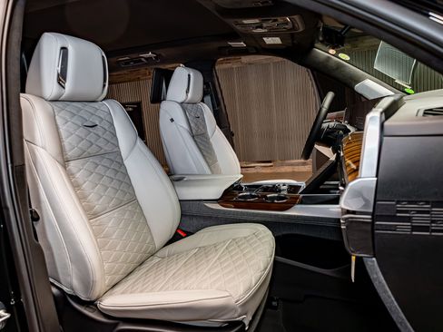 Used 2026 Cadillac Escalade Platinum Sport w/ LPO, ONYX Package image 26