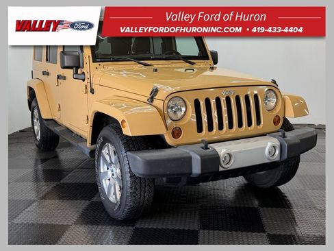 Used 2013 Jeep Wrangler Unlimited Sahara w/ Connectivity Group AWD/4WD image 1
