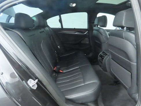 Used 2023 BMW M550i xDrive w/ Executive Package image 22