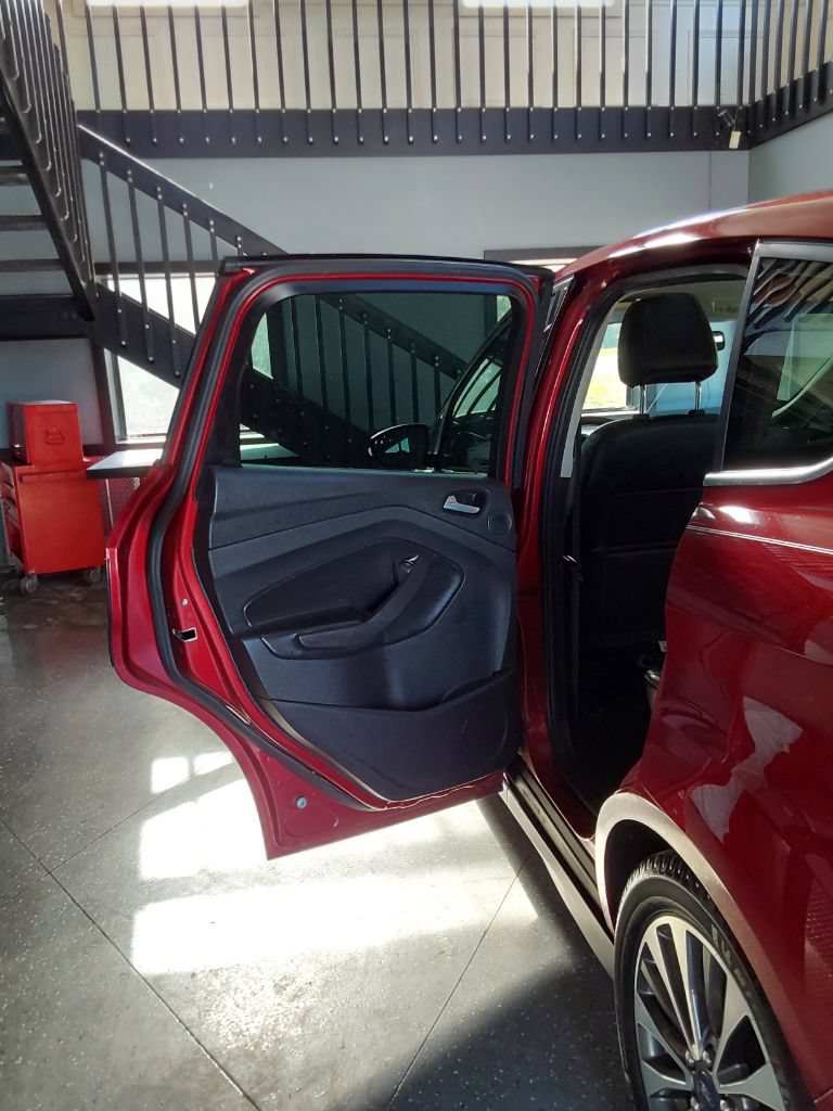 Used 2014 Ford C-MAX SEL w/ Equipment Group 302A FWD image 18