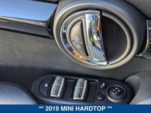 Used 2019 MINI Cooper S image 11