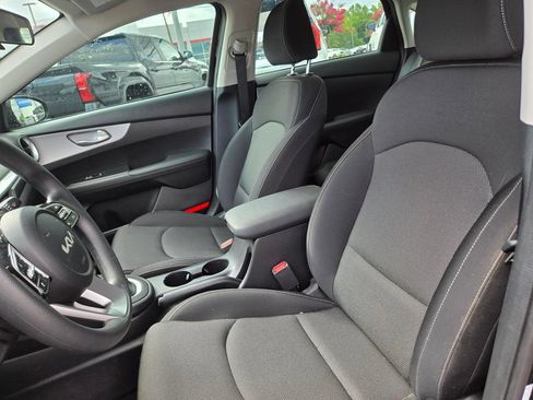 Used 2024 Kia Forte LXS w/ LXS Technology Package FWD image 9