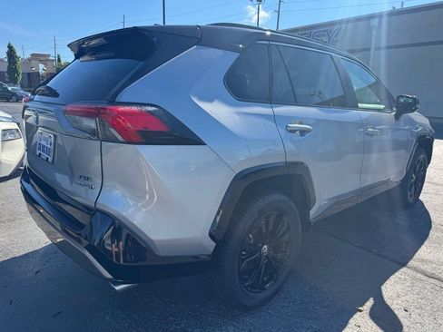Used 2022 Toyota RAV4 XSE AWD/4WD image 6