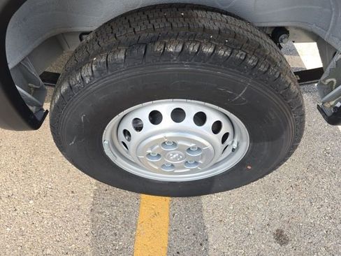 Used 2025 RAM ProMaster 1500 w/ Safety Group image 9