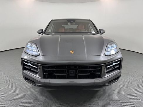 Certified 2025 Porsche Cayenne S AWD/4WD image 10