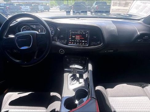 Used 2022 Dodge Challenger SXT RWD image 15