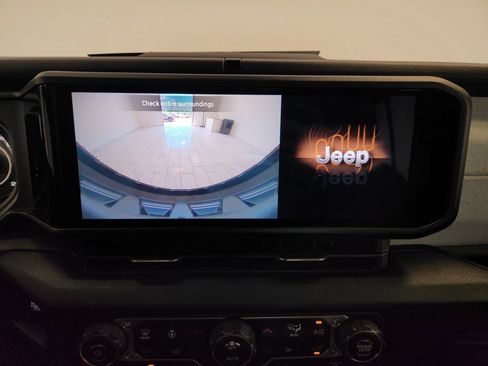 Used 2024 Jeep Wrangler Unlimited Sport AWD/4WD image 17