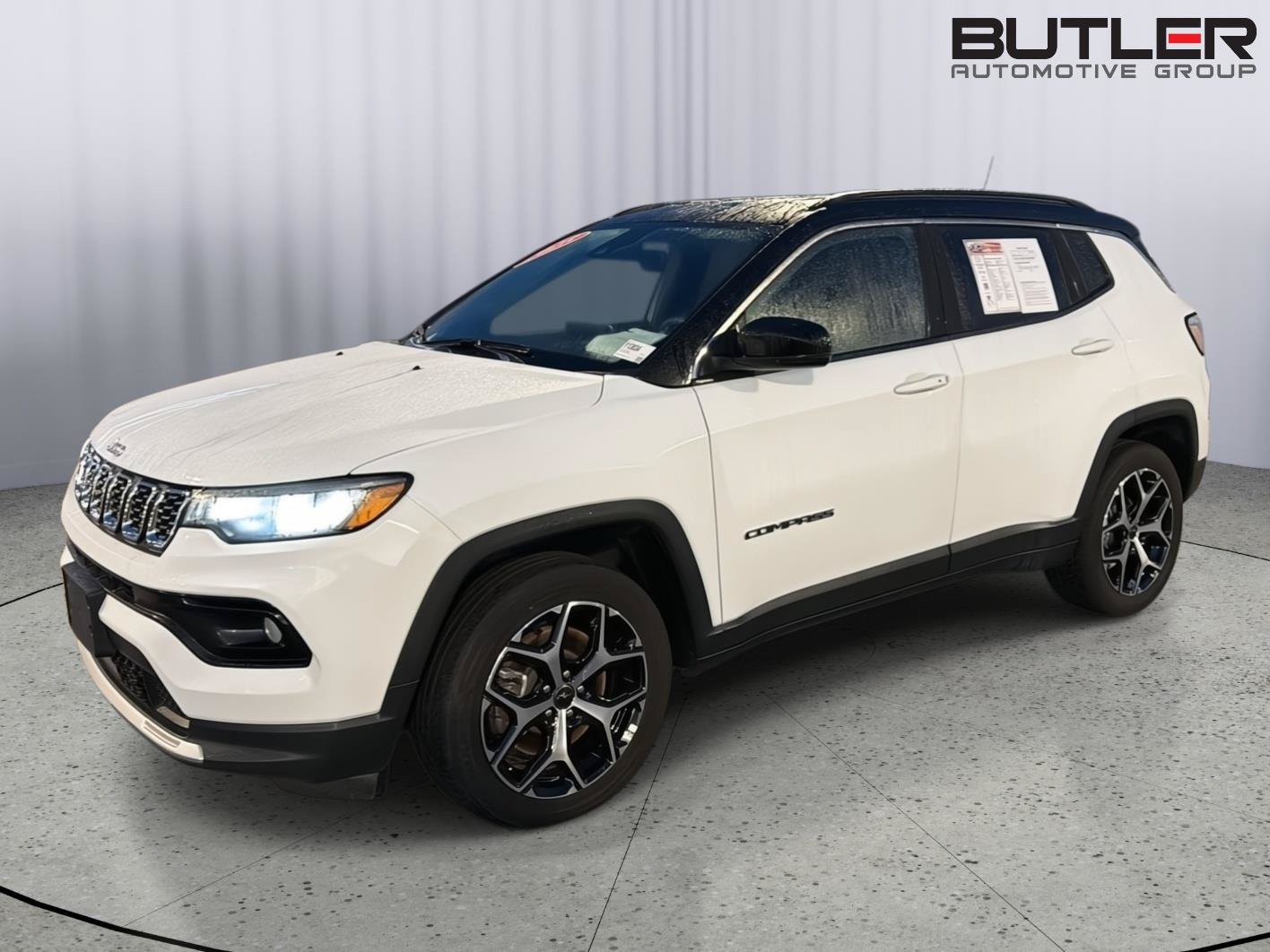 Used 2025 Jeep Compass Limited AWD/4WD image 1