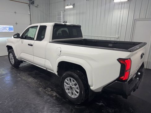Used 2025 Toyota Tacoma SR image 2