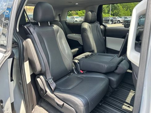 Used 2023 Kia Carnival SX Prestige FWD image 37