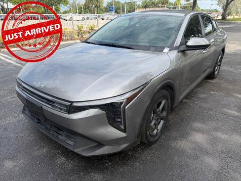 Used 2025 Kia K4 FWD image 2