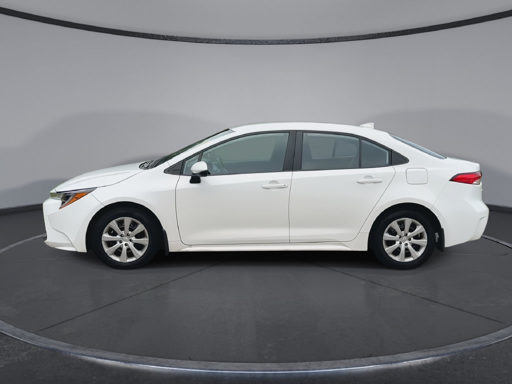 Used 2026 Toyota Corolla LE FWD image 5