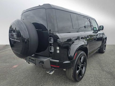 New 2025 Land Rover Defender 110 V8 image 5