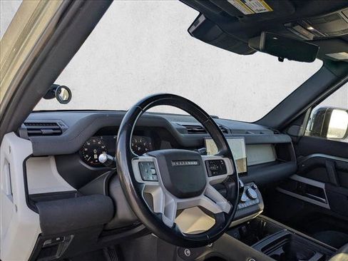 Used 2022 Land Rover Defender 110 image 9