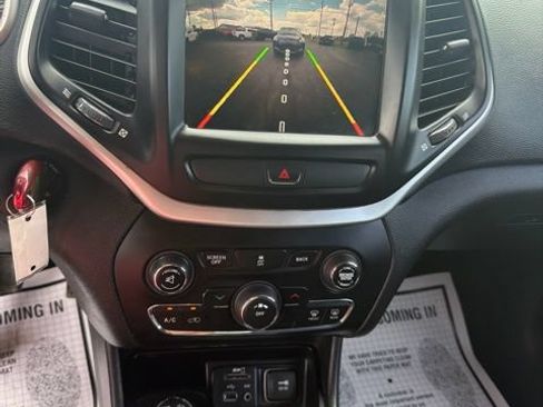 Used 2016 Jeep Cherokee Trailhawk AWD/4WD image 20