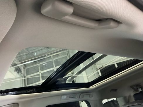 Used 2024 Nissan Pathfinder Platinum w/ Cargo Package image 4