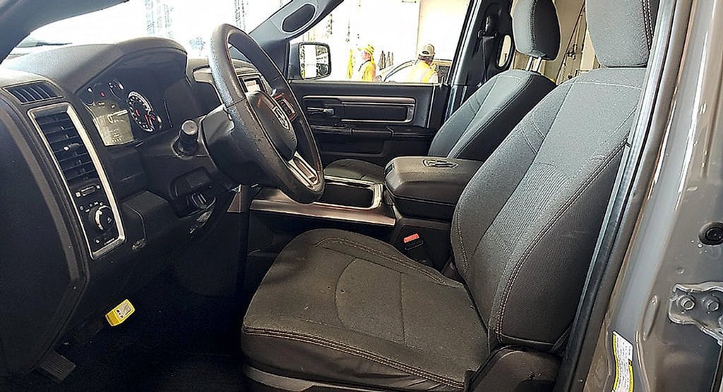 Used 2022 RAM 1500 Warlock w/ Ceramic Gray Warlock Package AWD/4WD image 9