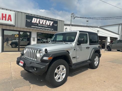 Used 2022 Jeep Wrangler Sport AWD/4WD image 2