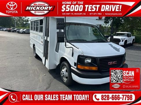 Used 2003 GMC Savana 3500 RWD image 1