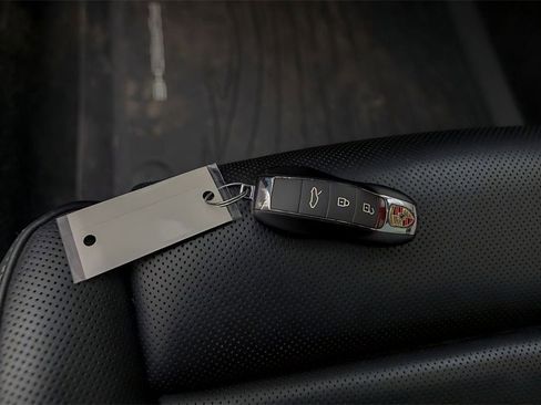 Used 2019 Porsche 911 Turbo S image 47