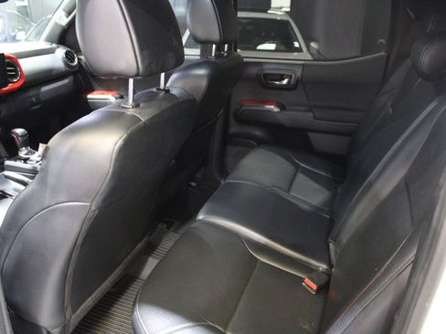 Used 2017 Toyota Tacoma TRD Pro AWD/4WD image 18