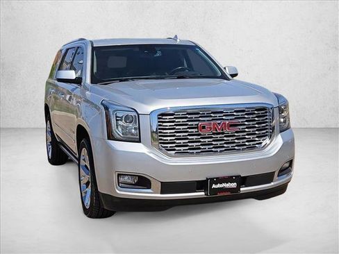 Used 2018 GMC Yukon Denali w/ Denali Ultimate Package AWD/4WD image 2