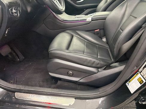 Used 2021 Mercedes-Benz GLC 300 w/ Premium Package image 10