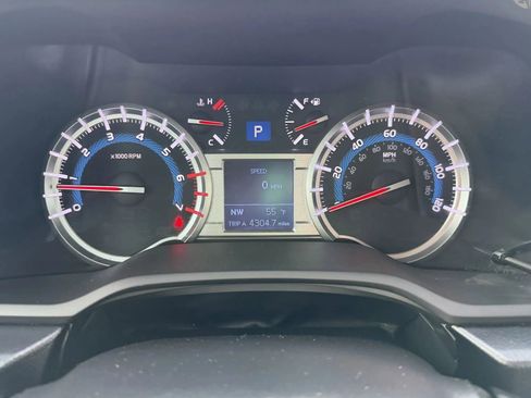Used 2015 Toyota 4Runner Limited AWD/4WD image 23