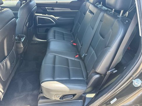 Used 2022 Kia Telluride EX w/ Towing Package AWD/4WD image 19