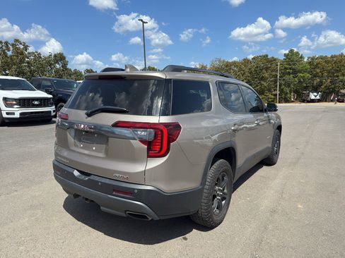 Used 2022 GMC Acadia AT4 w/ Technology Package AWD/4WD image 5