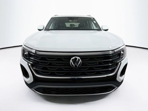 Used 2025 Volkswagen Atlas Cross Sport SE AWD/4WD image 2