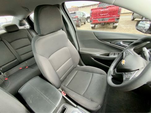 Used 2017 Chevrolet Malibu LT image 28