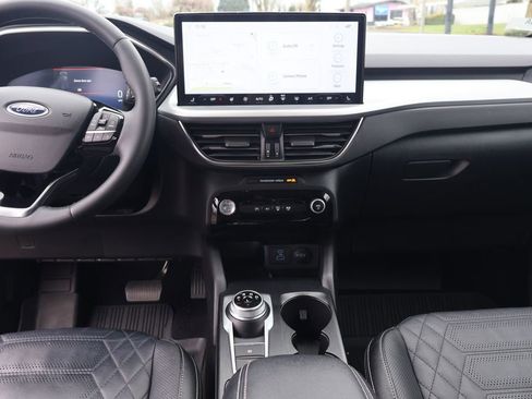 Used 2023 Ford Escape Platinum w/ Premium Technology Package image 24