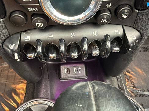 Used 2015 MINI Cooper S image 18