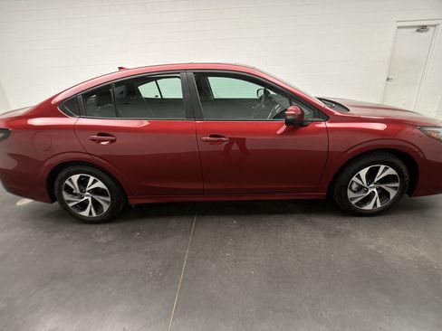 Used 2025 Subaru Legacy Premium AWD/4WD image 9