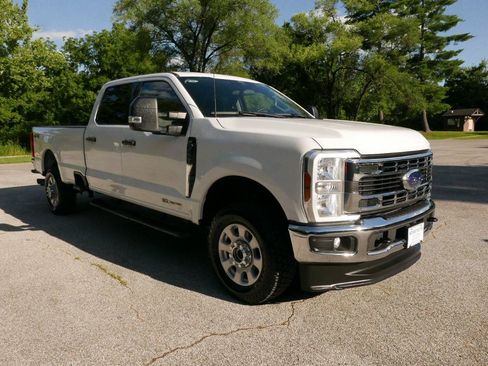 Used 2024 Ford F350 XLT AWD/4WD image 4