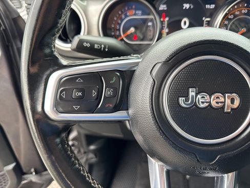 Used 2020 Jeep Wrangler Unlimited Sahara image 45