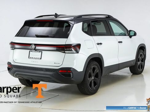 Used 2025 Volkswagen Taos SE AWD/4WD image 9