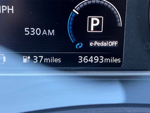 Used 2023 Nissan Leaf S image 25