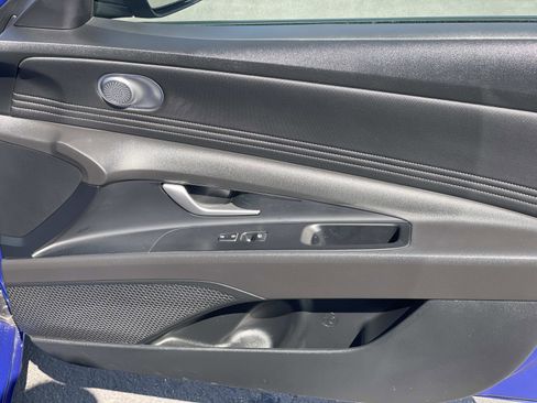 Certified 2024 Hyundai Elantra SEL w/ Convenience Package image 24