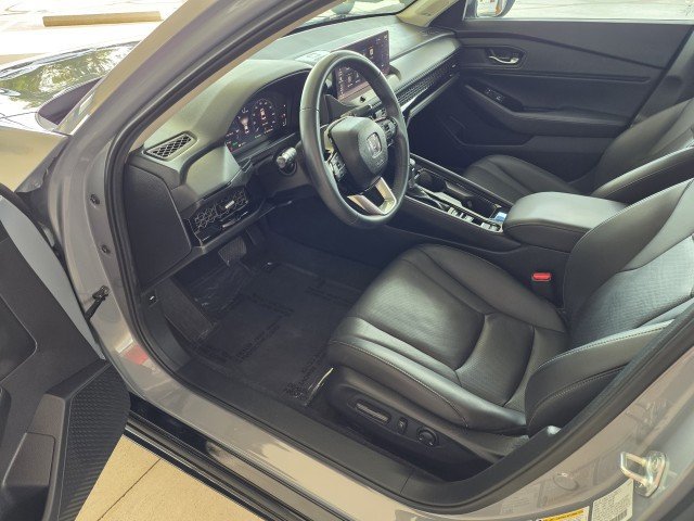 Used 2024 Honda Accord Touring image 3