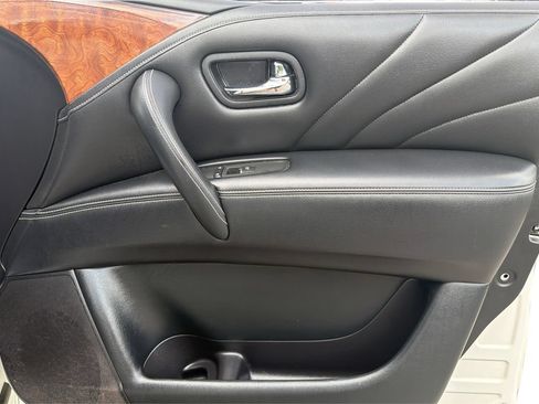 Used 2015 INFINITI QX80 4WD w/ Deluxe Technology Package image 24