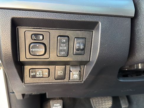 Certified 2020 Toyota Tundra TRD Pro AWD/4WD image 19