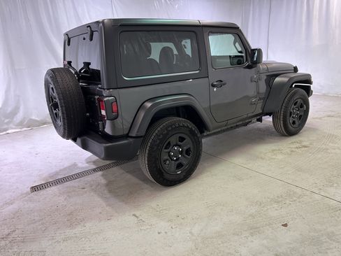 Used 2025 Jeep Wrangler Sport image 11