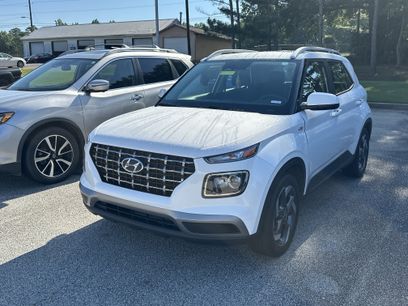 Used 2023 Hyundai Venue SEL w/ Cargo Package