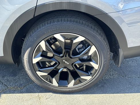 Certified 2025 Kia Sorento EX w/ Panoramic Sunroof Package image 19