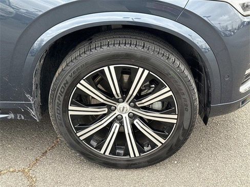 Used 2023 Volvo XC90 B6 Plus image 7